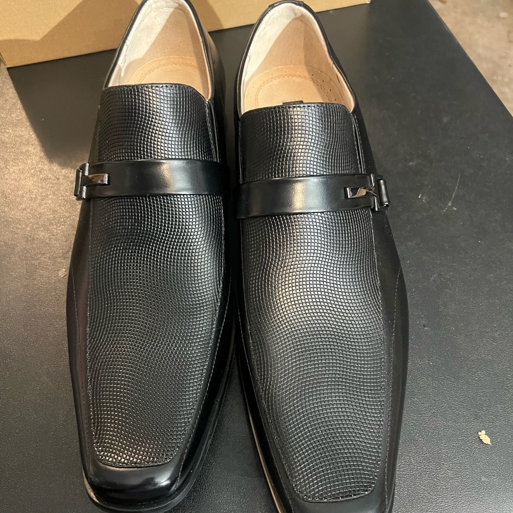 Men’s size 13 Stacy Adams Textured Black Loafers no box